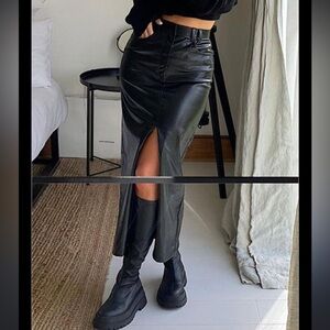 Zara Embossed Snakeskin Print Black Skirt